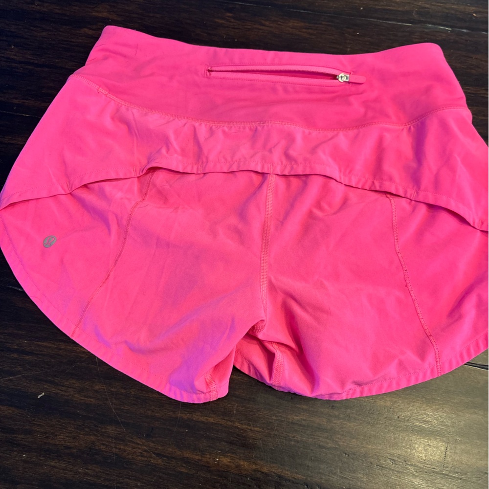 Lululemon Hotty Hot High-Rise Short 2.5" - Sonic Pink - Size 4 - Picture 5 of 6